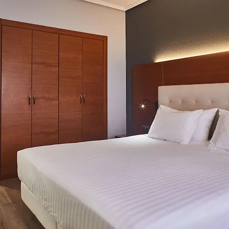 Silken Amara Plaza 4*