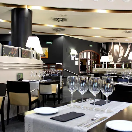 Silken Amara Plaza